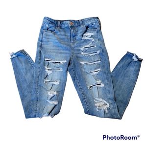 American eagle curvy hi-rise jeggings. Ripped up style.